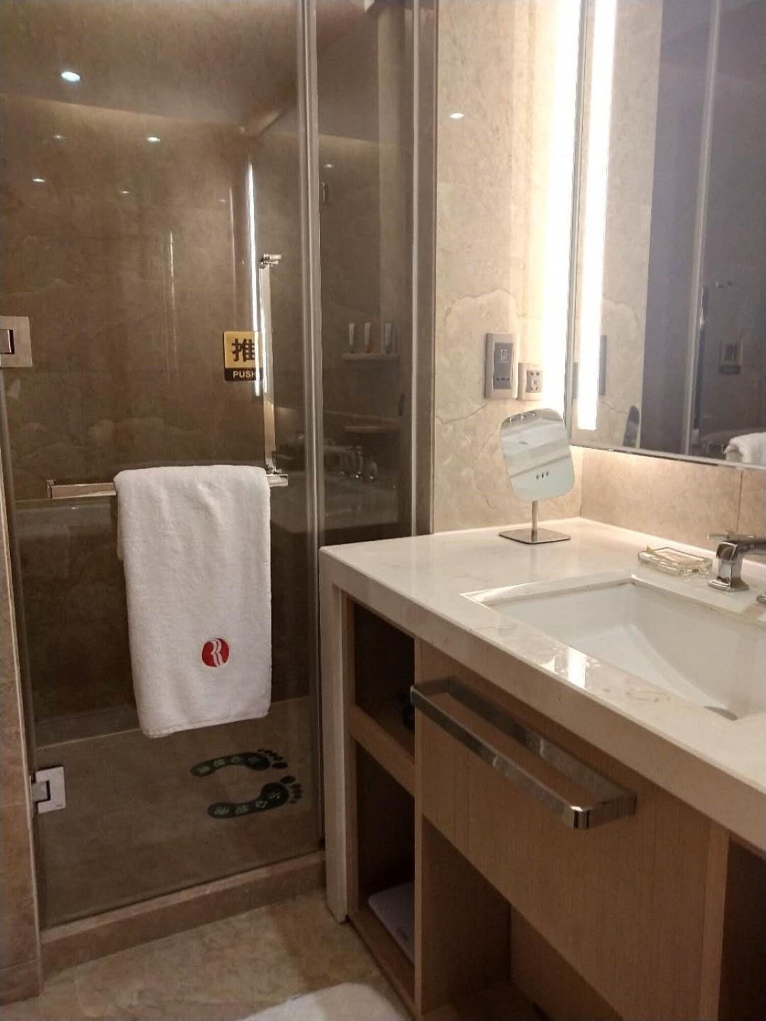 Ramada Plaza Qiandeng Kunshan Kunshan  Exterior photo